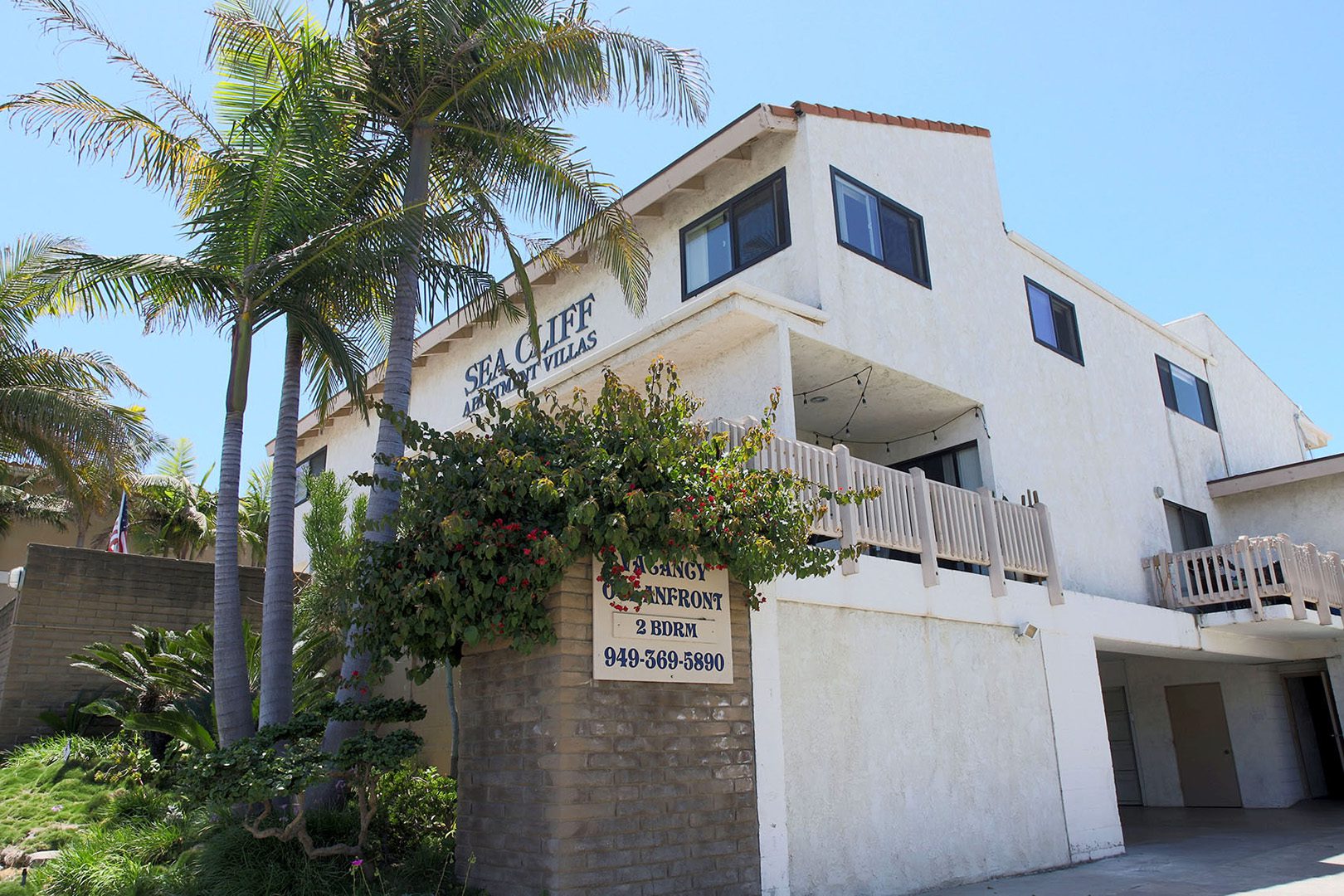 Sea Cliff Apartments Front
