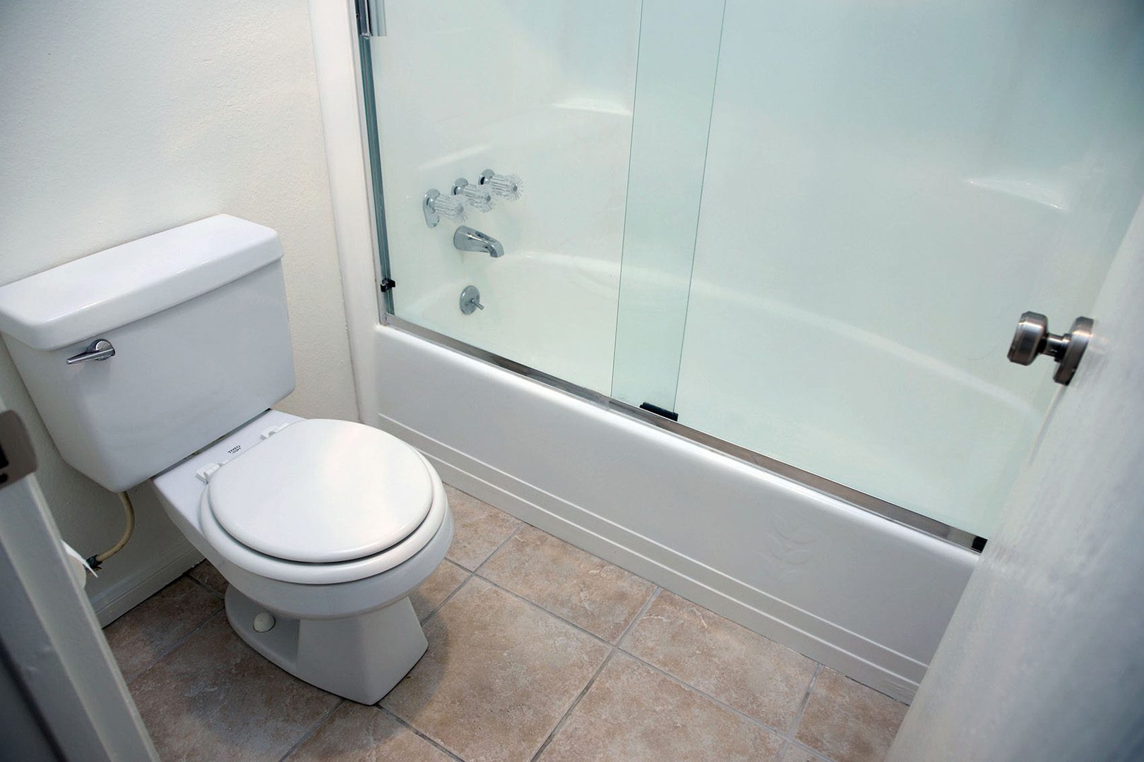 Unit1Bath2 toilet