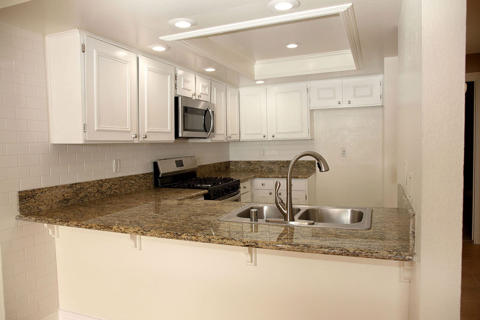 Unit1Kitch2 kitchen