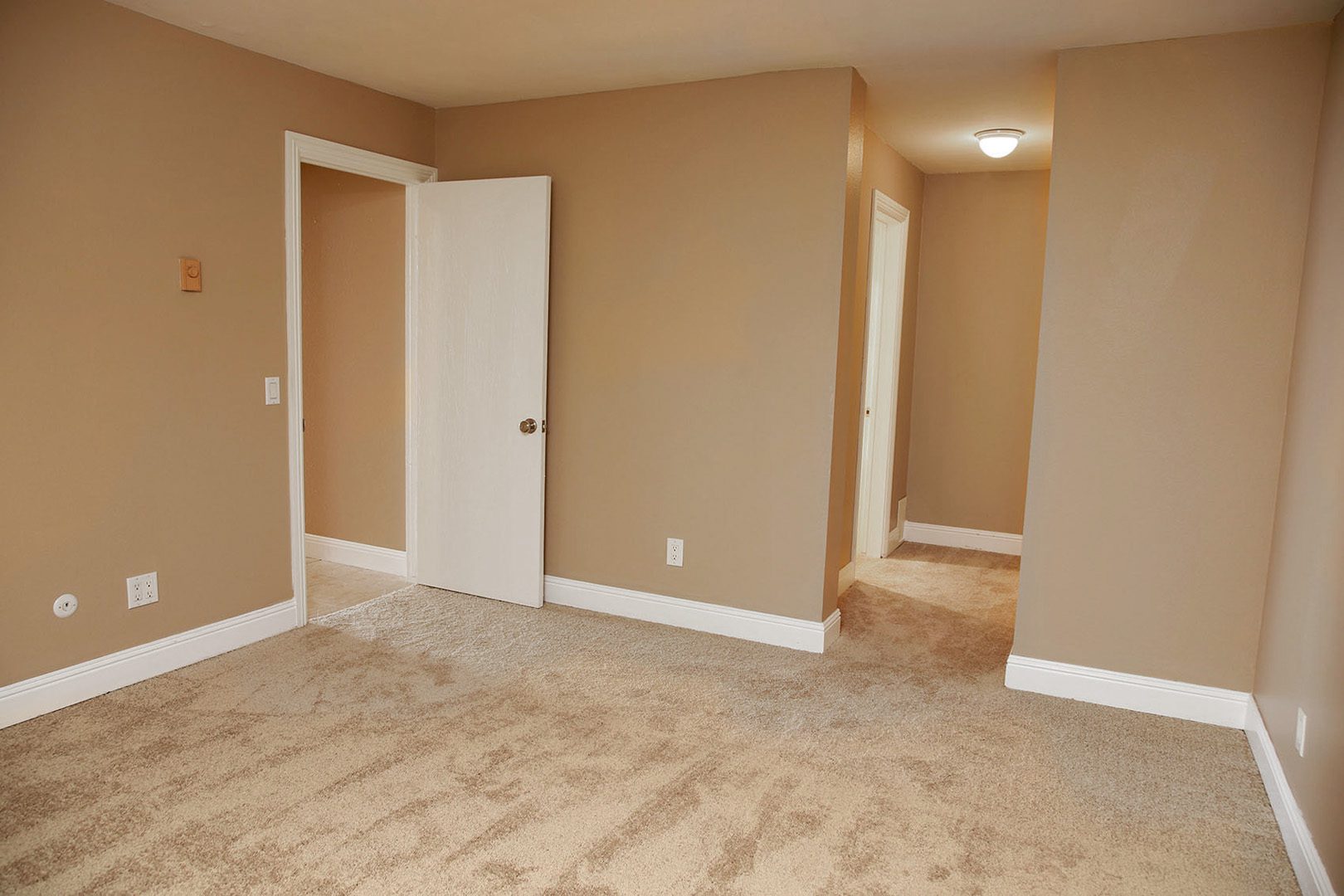 Unit1Room4 bedroom